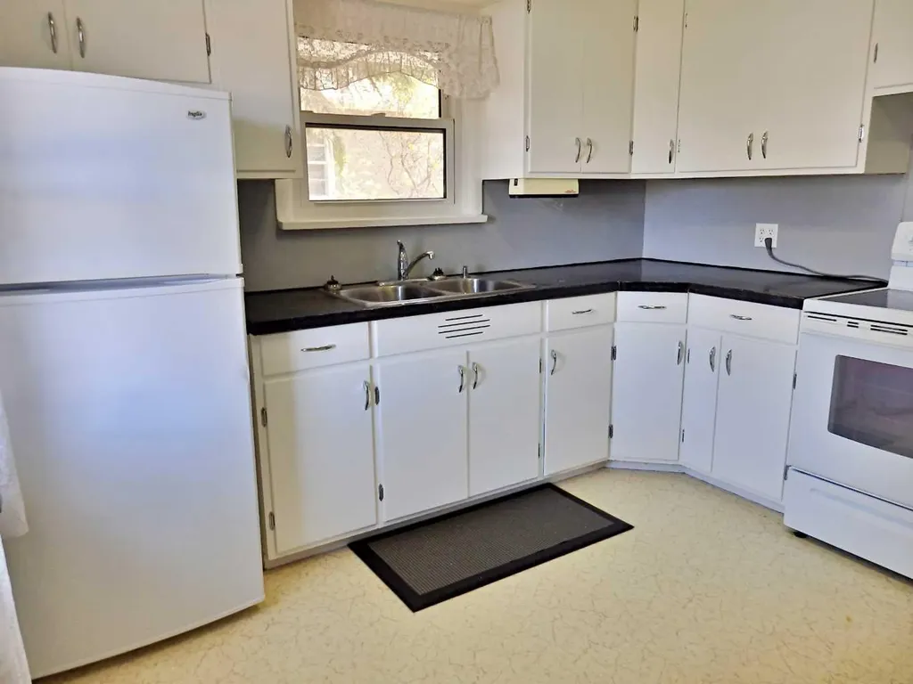 5408 50 Avenue Vermilion AB T9X 1V2