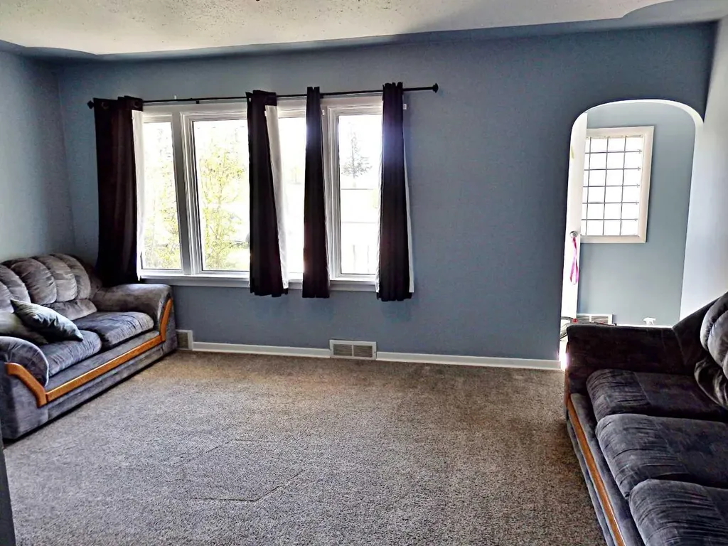5408 50 Avenue Vermilion AB T9X 1V2