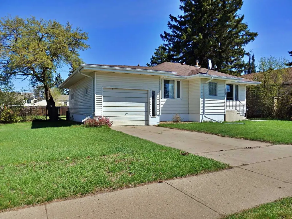 5408 50 Avenue Vermilion AB T9X 1V2