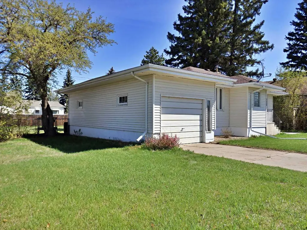 5408 50 Avenue Vermilion AB T9X 1V2