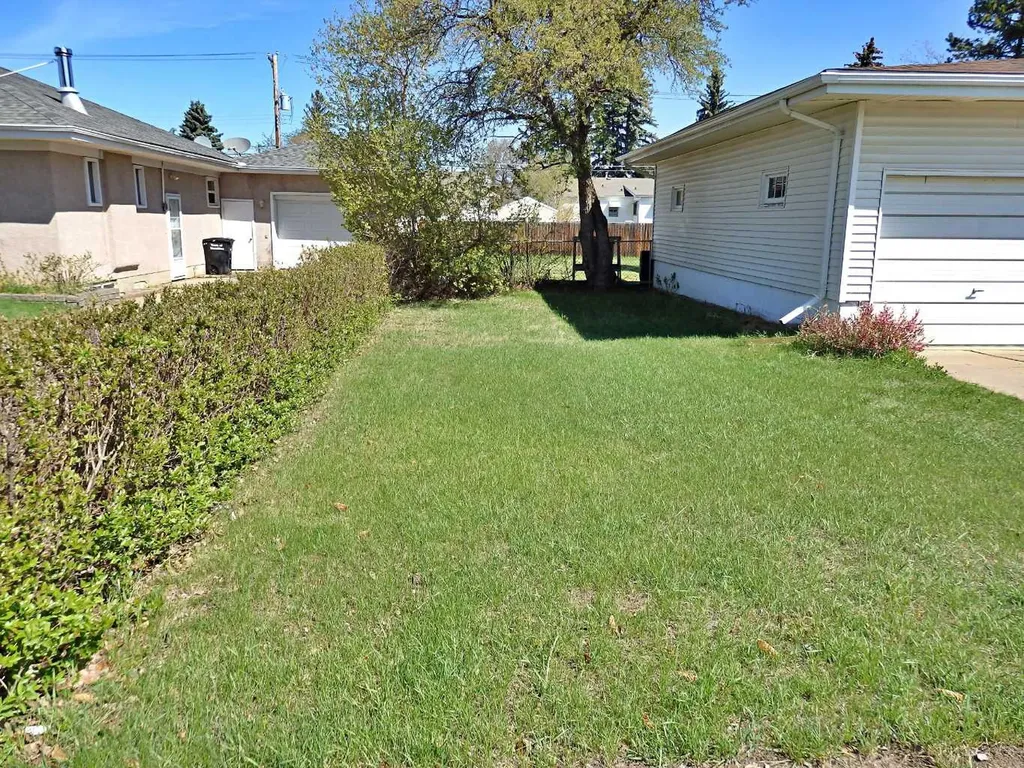 5408 50 Avenue Vermilion AB T9X 1V2