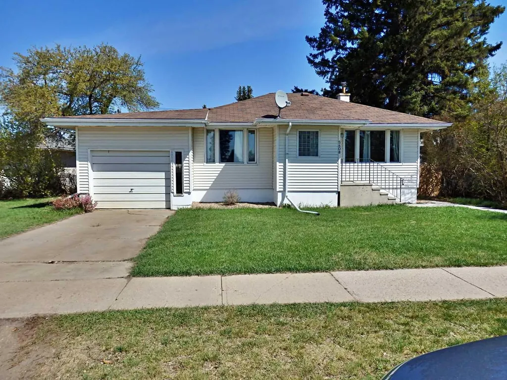 5408 50 Avenue Vermilion AB T9X 1V2