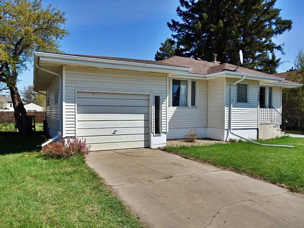 5408 50 Avenue Vermilion AB T9X 1V2