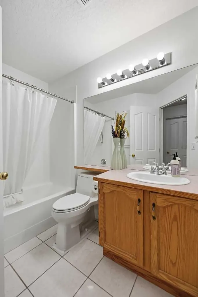 165 Manora Place NE Calgary AB T2A 7X5