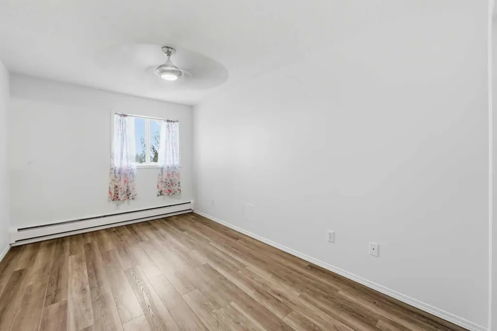 165 Manora Place NE Calgary AB T2A 7X5