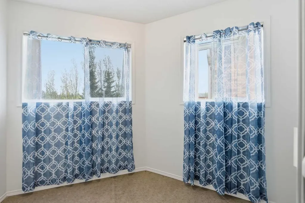 165 Manora Place NE Calgary AB T2A 7X5