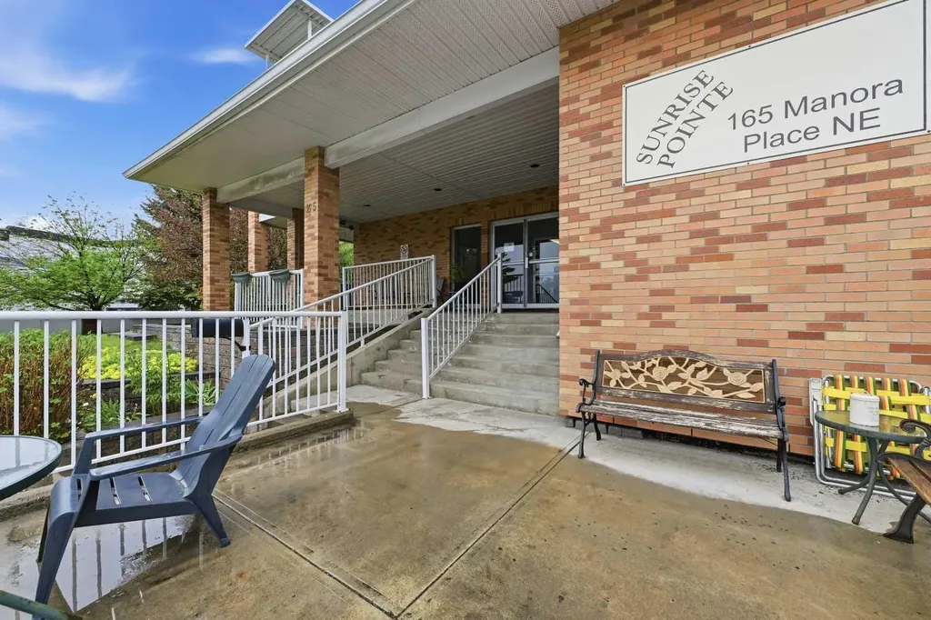 165 Manora Place NE Calgary AB T2A 7X5