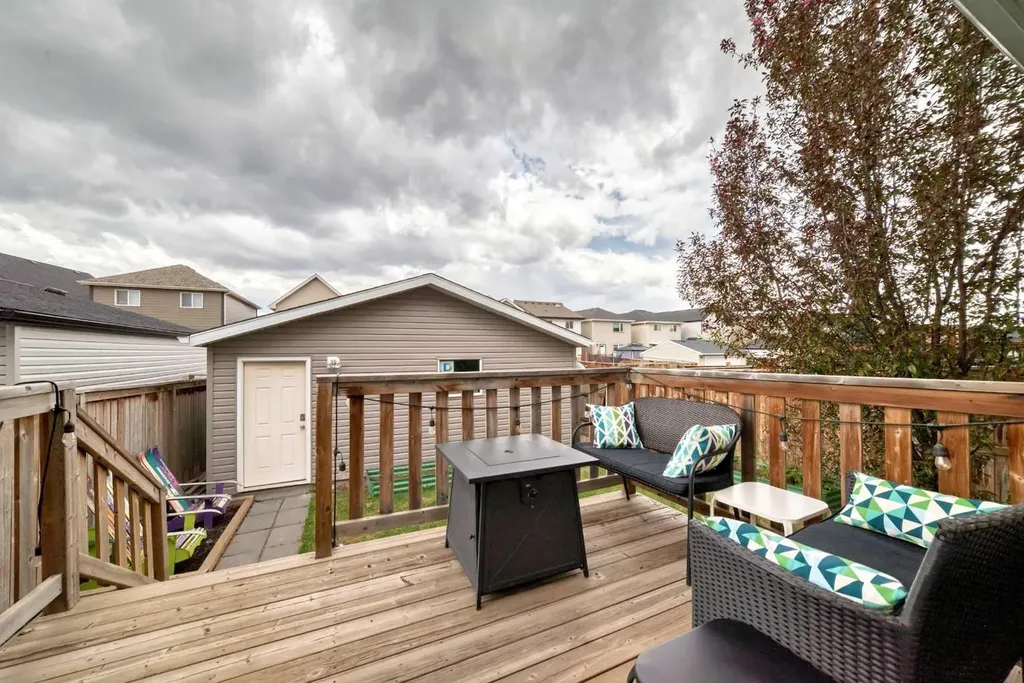 144 Copperpond Parade SE Calgary AB T2Z5A9