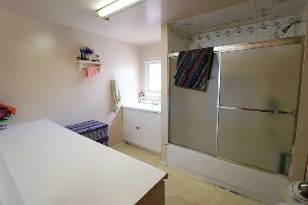 1124 1 Avenue Vauxhall AB T0K 2K0