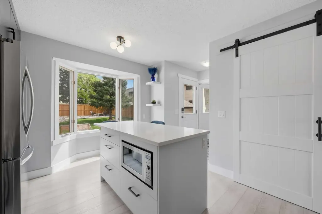 160 Silvergrove Hill NW Calgary AB T3B 4Z5