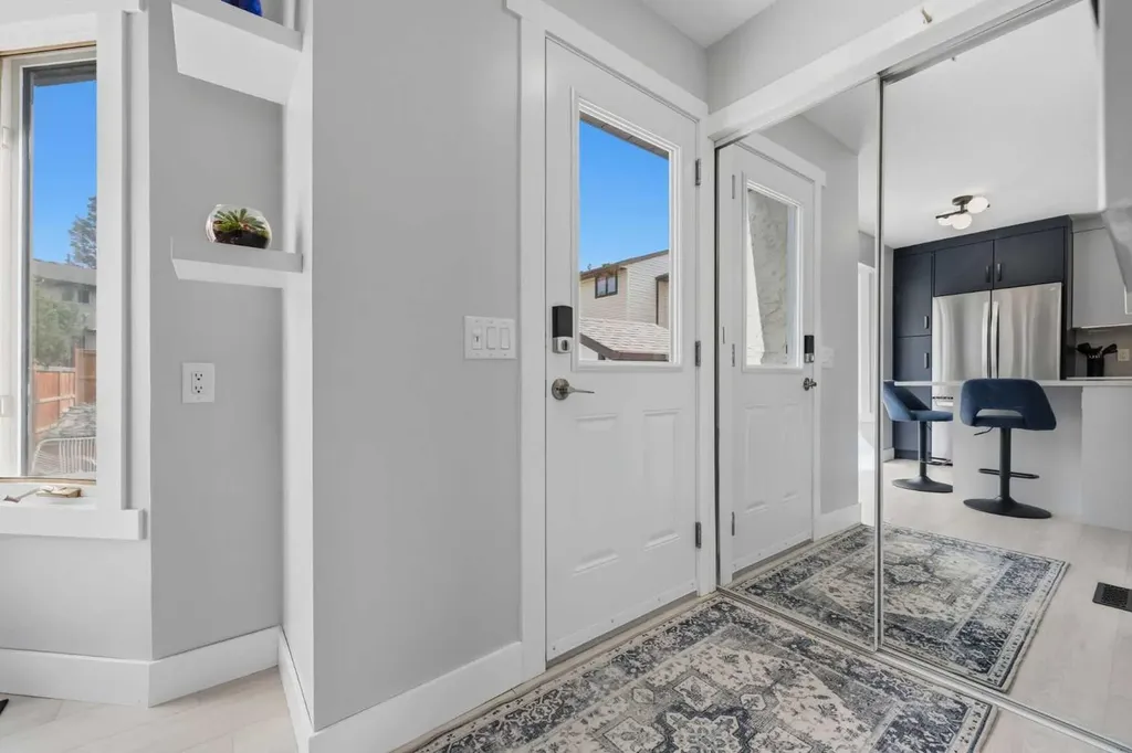160 Silvergrove Hill NW Calgary AB T3B 4Z5