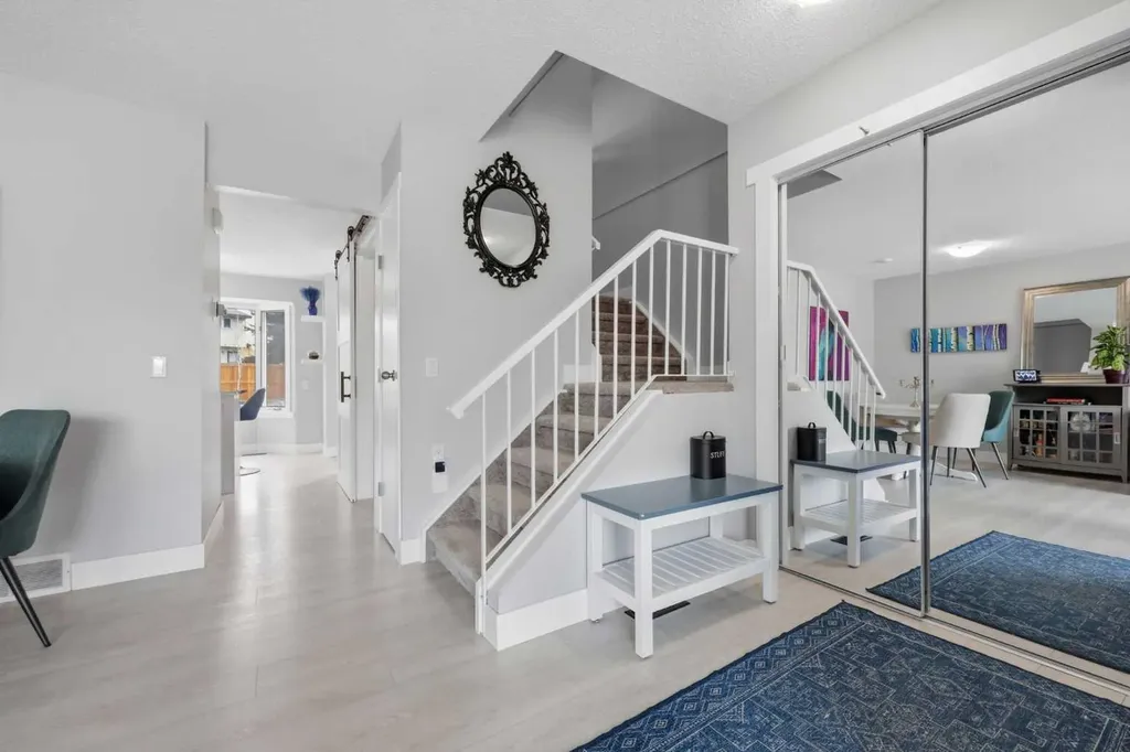 160 Silvergrove Hill NW Calgary AB T3B 4Z5