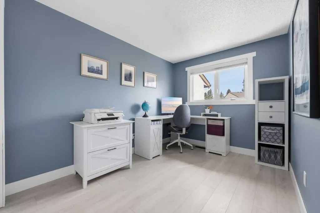 160 Silvergrove Hill NW Calgary AB T3B 4Z5