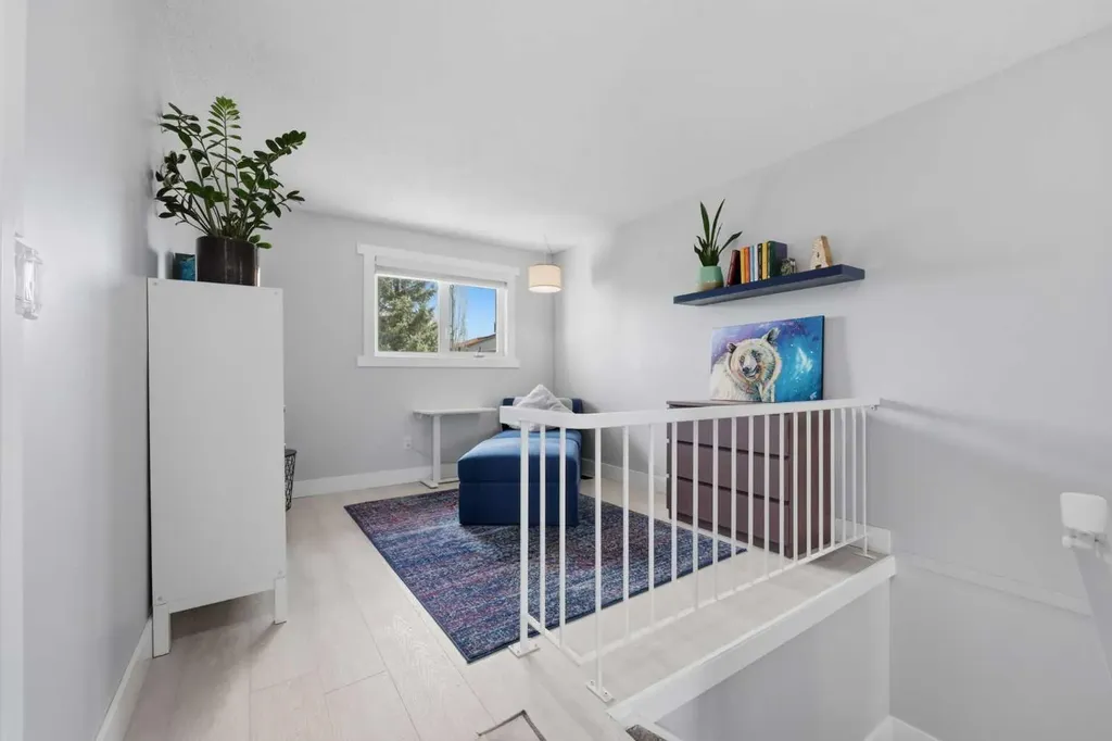 160 Silvergrove Hill NW Calgary AB T3B 4Z5