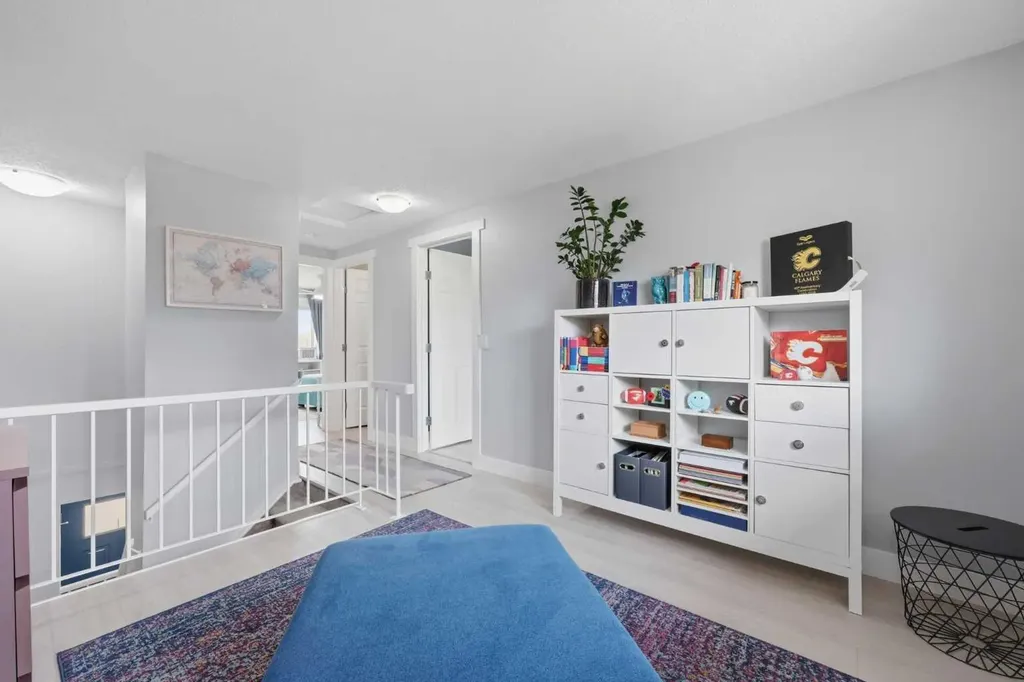160 Silvergrove Hill NW Calgary AB T3B 4Z5