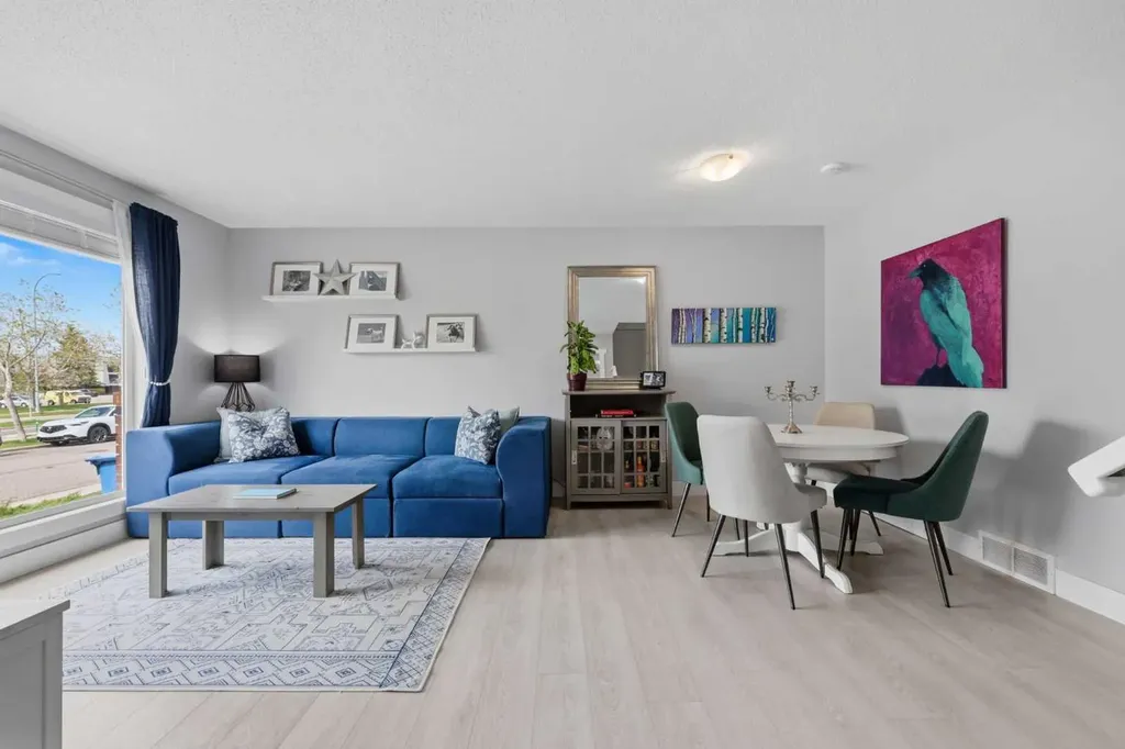 160 Silvergrove Hill NW Calgary AB T3B 4Z5