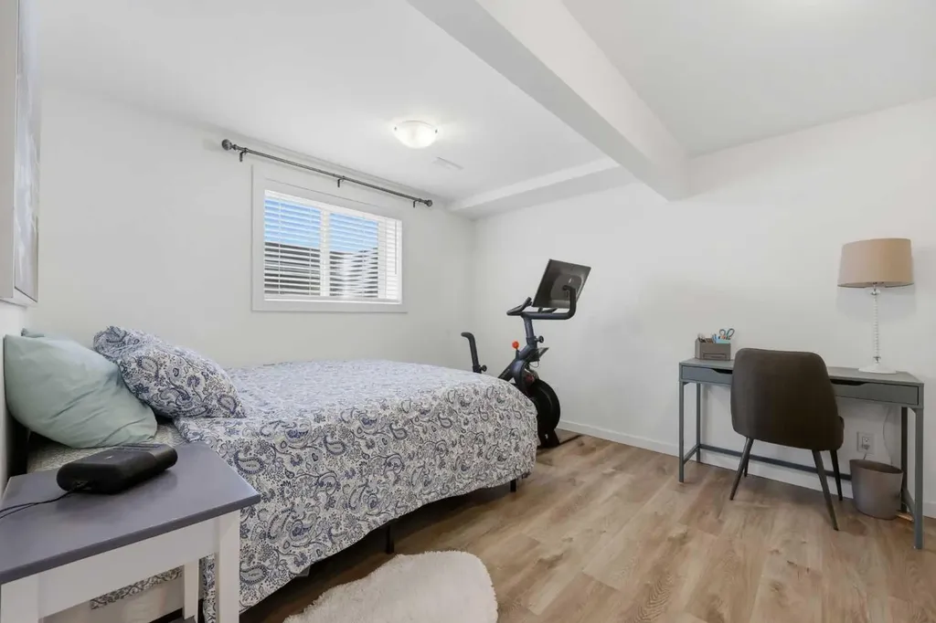 160 Silvergrove Hill NW Calgary AB T3B 4Z5