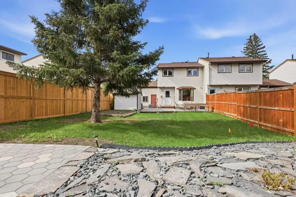 160 Silvergrove Hill NW Calgary AB T3B 4Z5