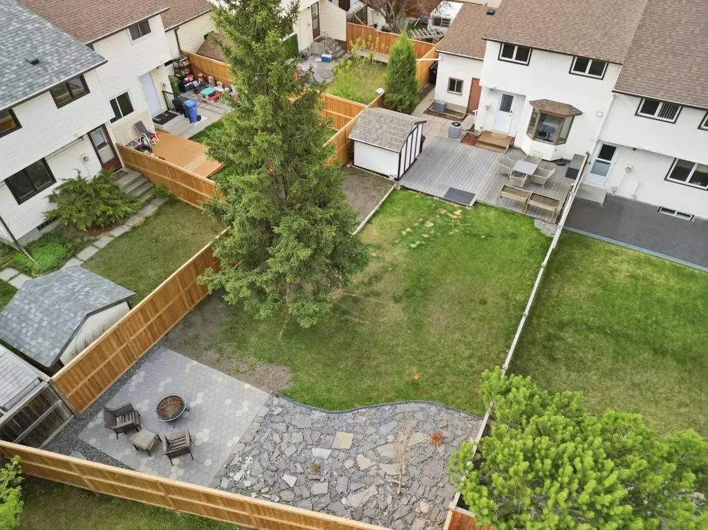160 Silvergrove Hill NW Calgary AB T3B 4Z5
