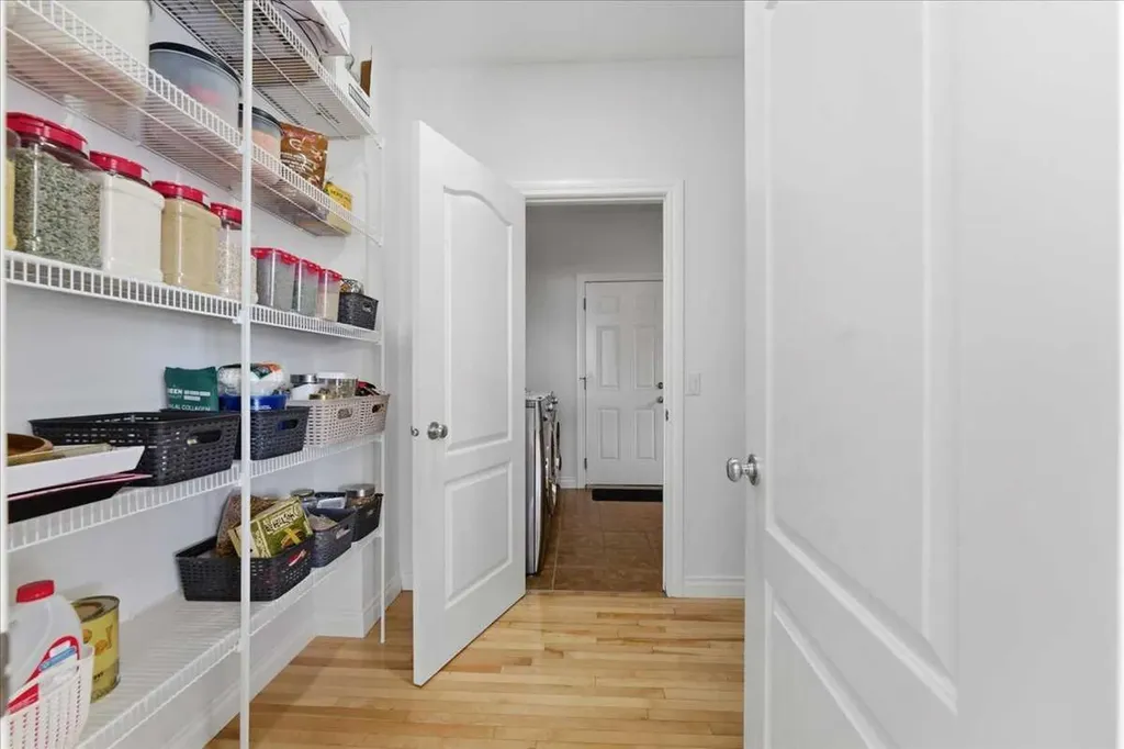 305 Evanston View NW Calgary AB T3P 1G2