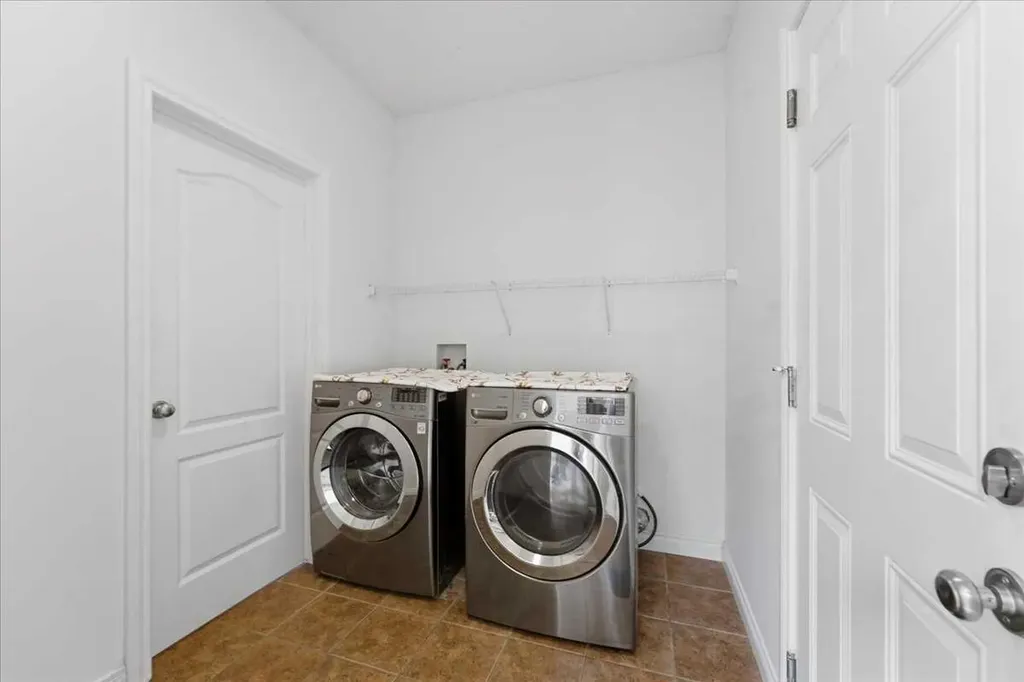 305 Evanston View NW Calgary AB T3P 1G2