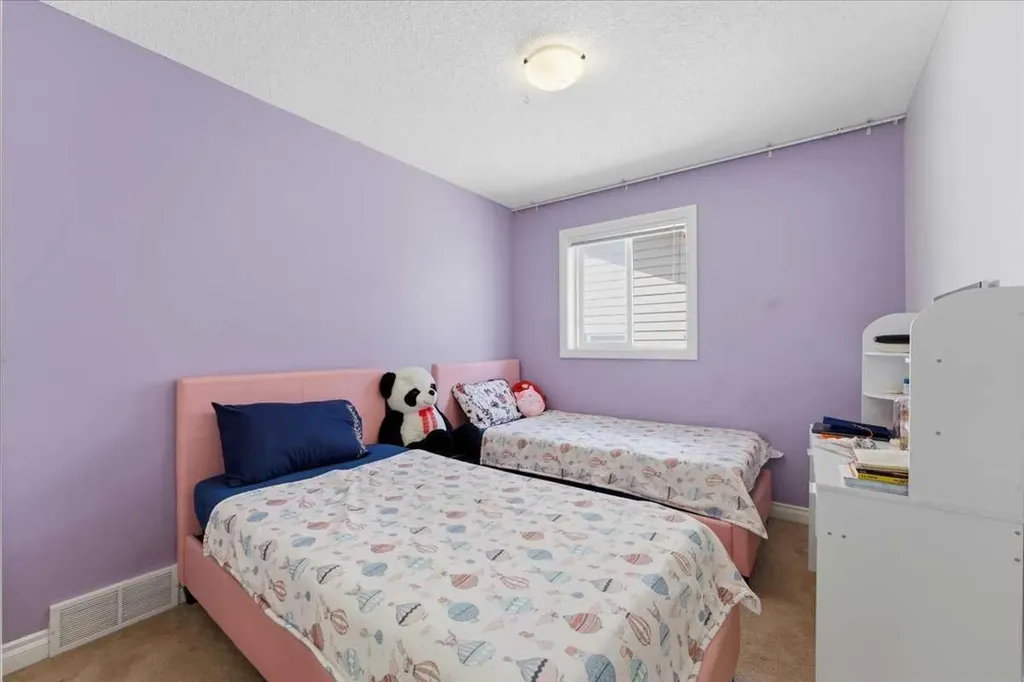 305 Evanston View NW Calgary AB T3P 1G2