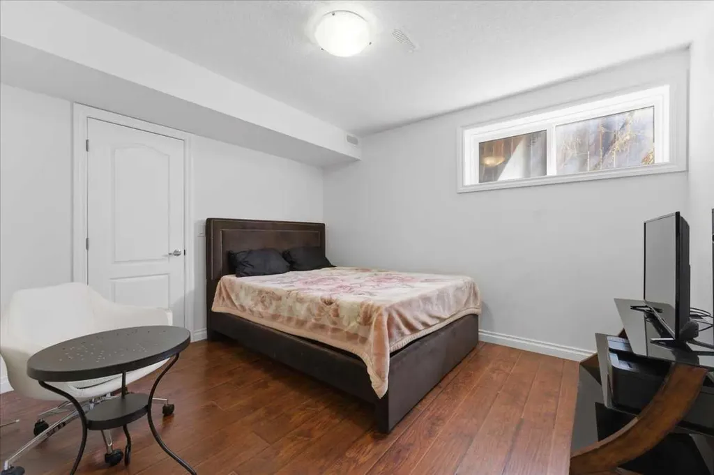 305 Evanston View NW Calgary AB T3P 1G2