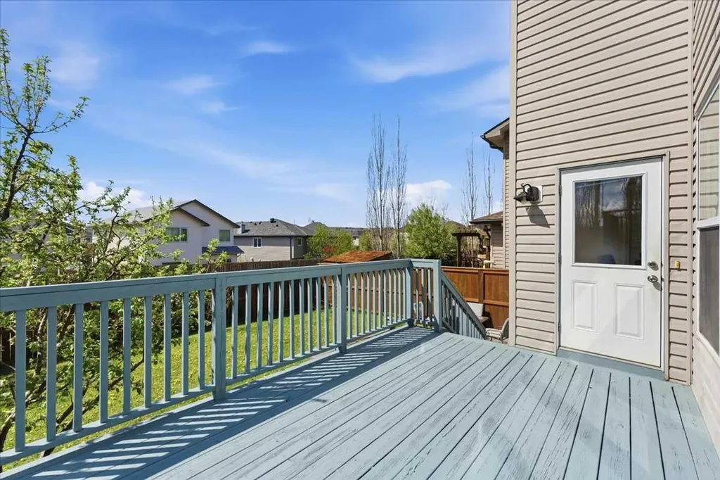 305 Evanston View NW Calgary AB T3P 1G2