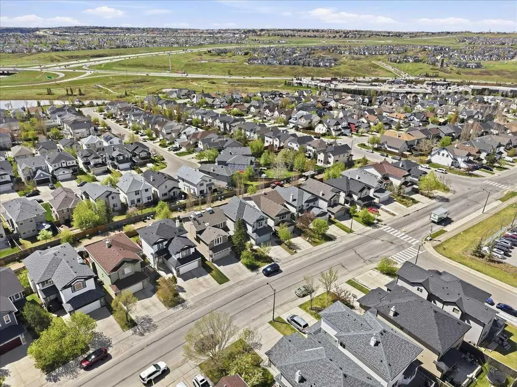 305 Evanston View NW Calgary AB T3P 1G2