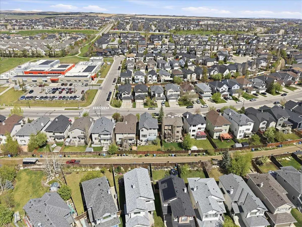 305 Evanston View NW Calgary AB T3P 1G2
