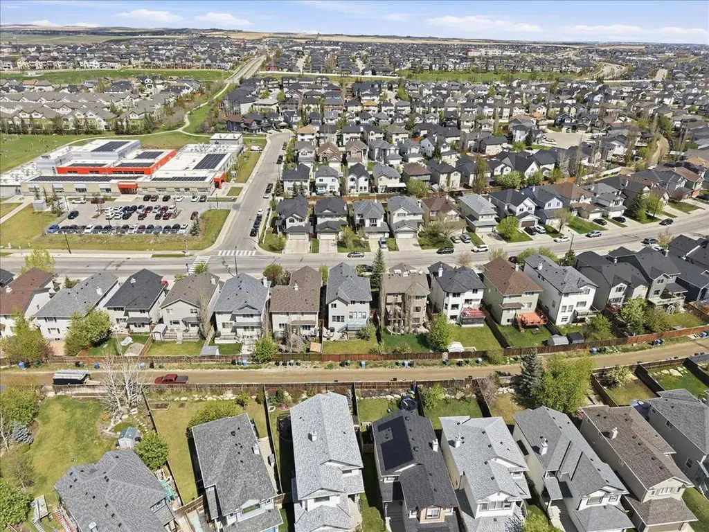 305 Evanston View NW Calgary AB T3P 1G2