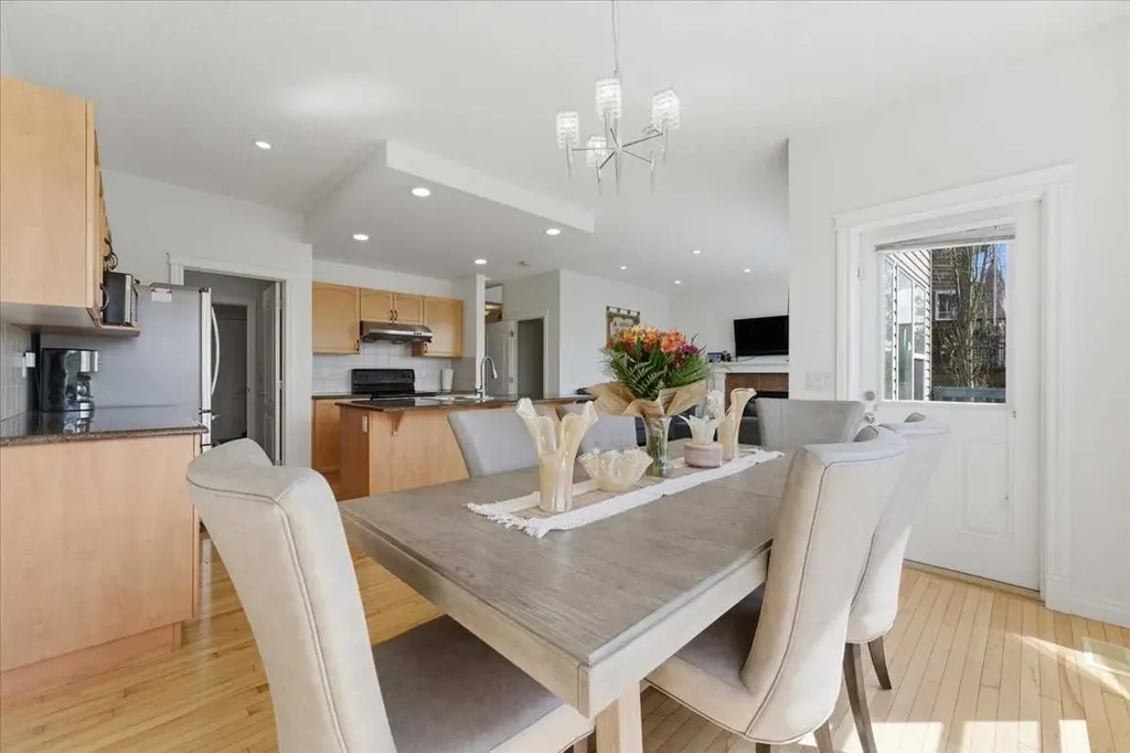 305 Evanston View NW Calgary AB T3P 1G2
