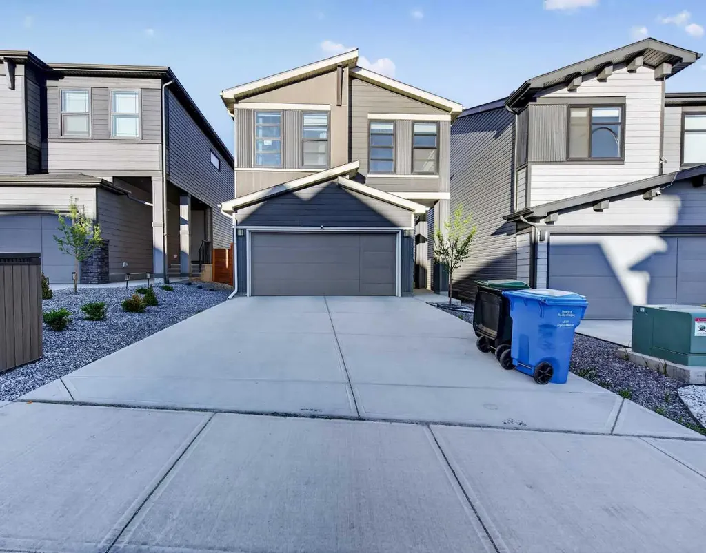 36 Royston Rise NW Calgary AB T3L 0J2