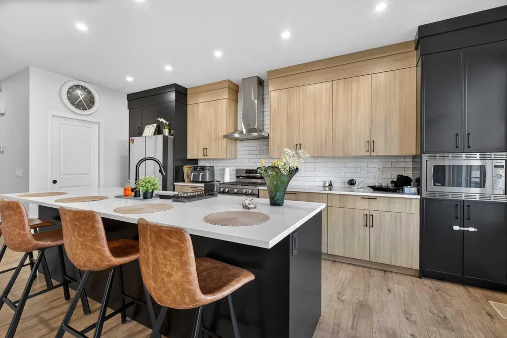 36 Royston Rise NW Calgary AB T3L 0J2