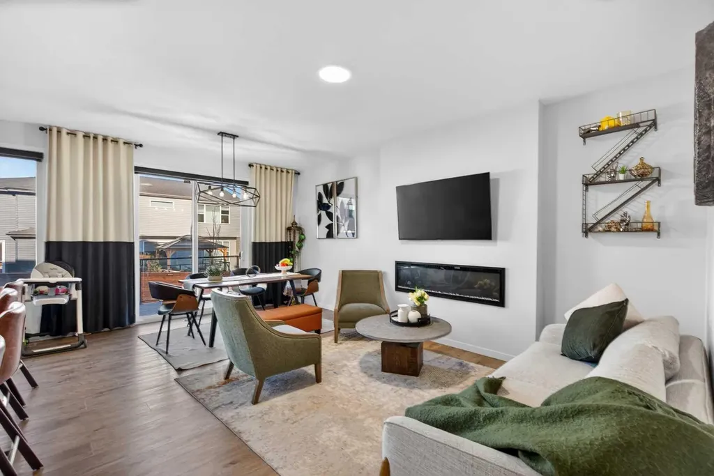36 Royston Rise NW Calgary AB T3L 0J2