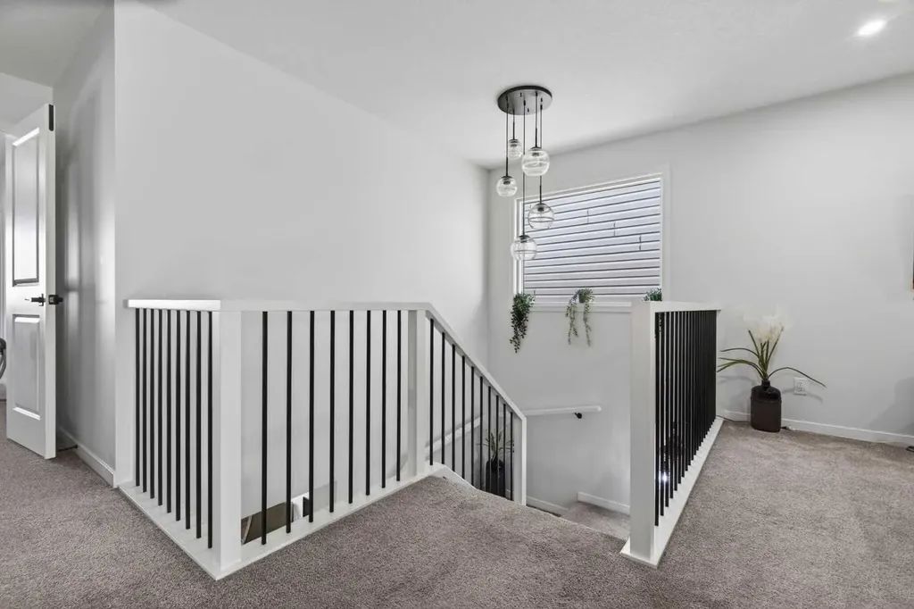 36 Royston Rise NW Calgary AB T3L 0J2