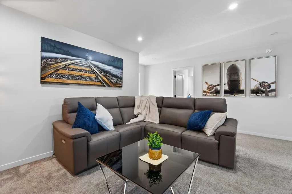 36 Royston Rise NW Calgary AB T3L 0J2