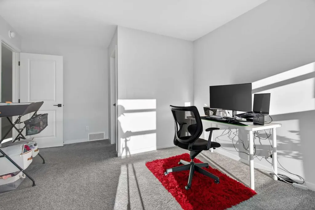 36 Royston Rise NW Calgary AB T3L 0J2