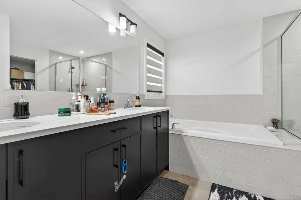 36 Royston Rise NW Calgary AB T3L 0J2