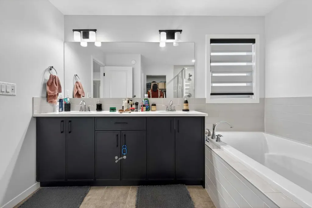 36 Royston Rise NW Calgary AB T3L 0J2