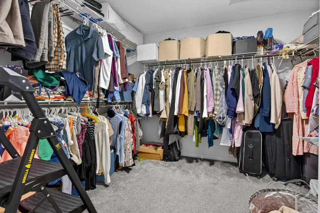 36 Royston Rise NW Calgary AB T3L 0J2