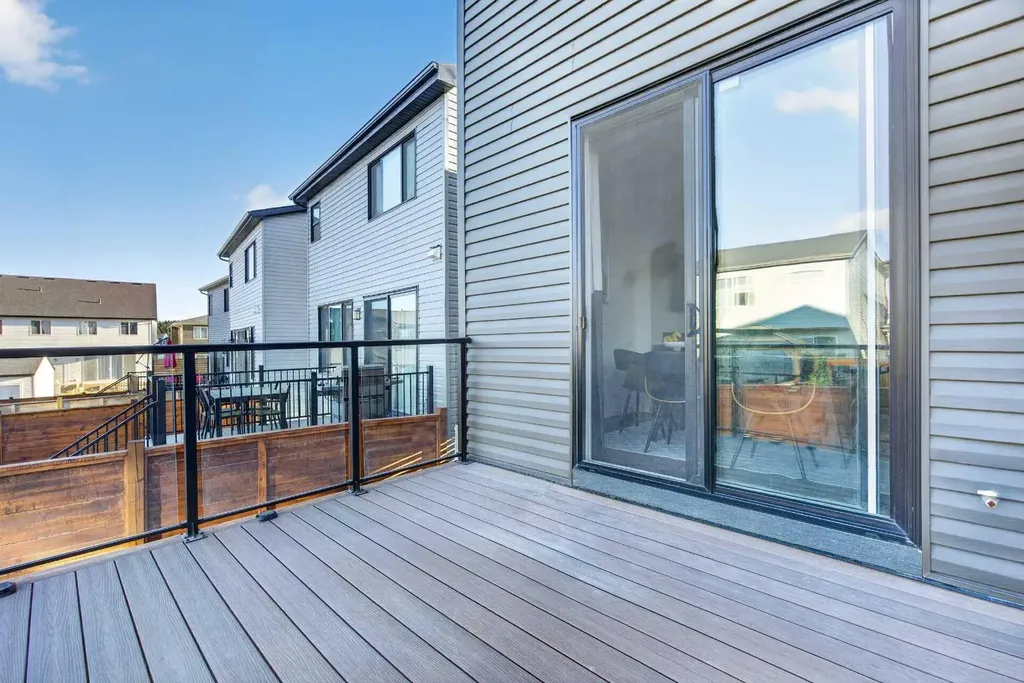36 Royston Rise NW Calgary AB T3L 0J2