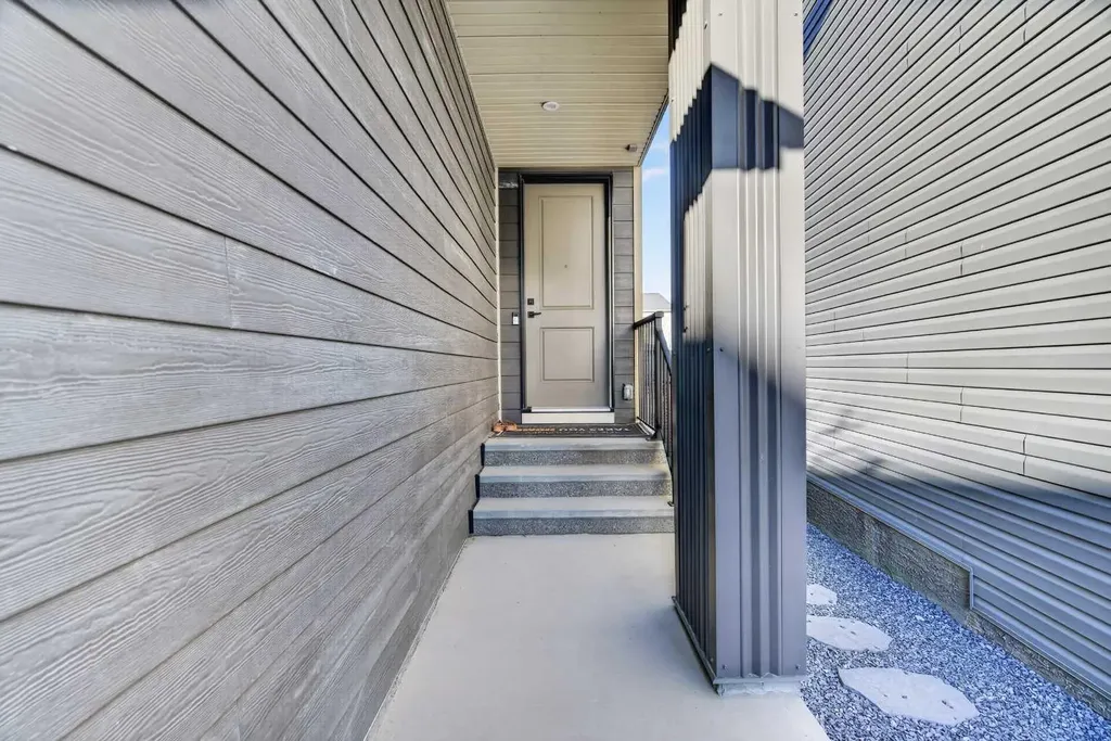 36 Royston Rise NW Calgary AB T3L 0J2