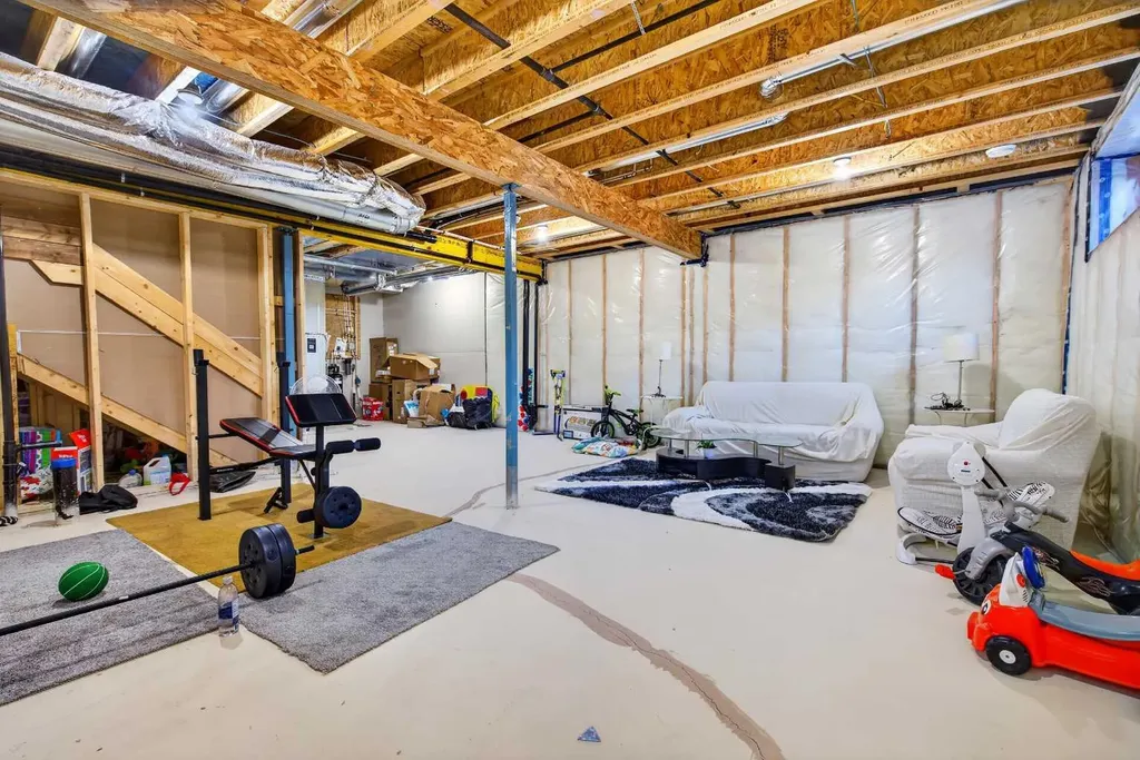 36 Royston Rise NW Calgary AB T3L 0J2