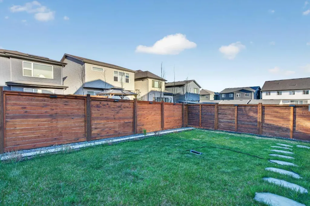 36 Royston Rise NW Calgary AB T3L 0J2