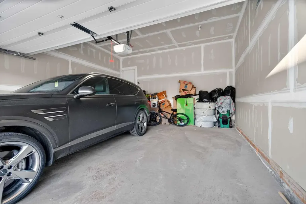 36 Royston Rise NW Calgary AB T3L 0J2