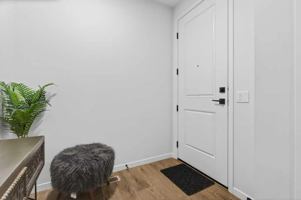 36 Royston Rise NW Calgary AB T3L 0J2