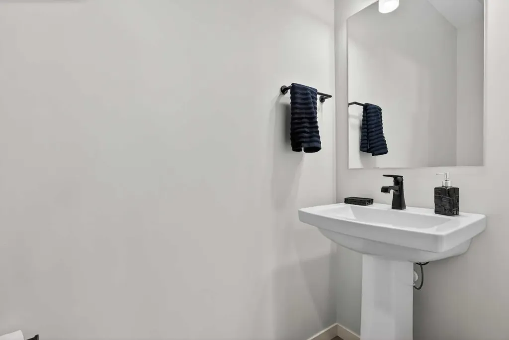 36 Royston Rise NW Calgary AB T3L 0J2