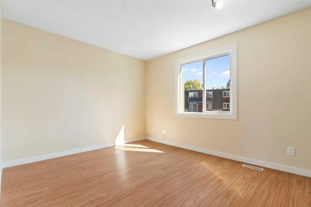 80 Galbraith Drive SW Calgary AB T3E 4Z6