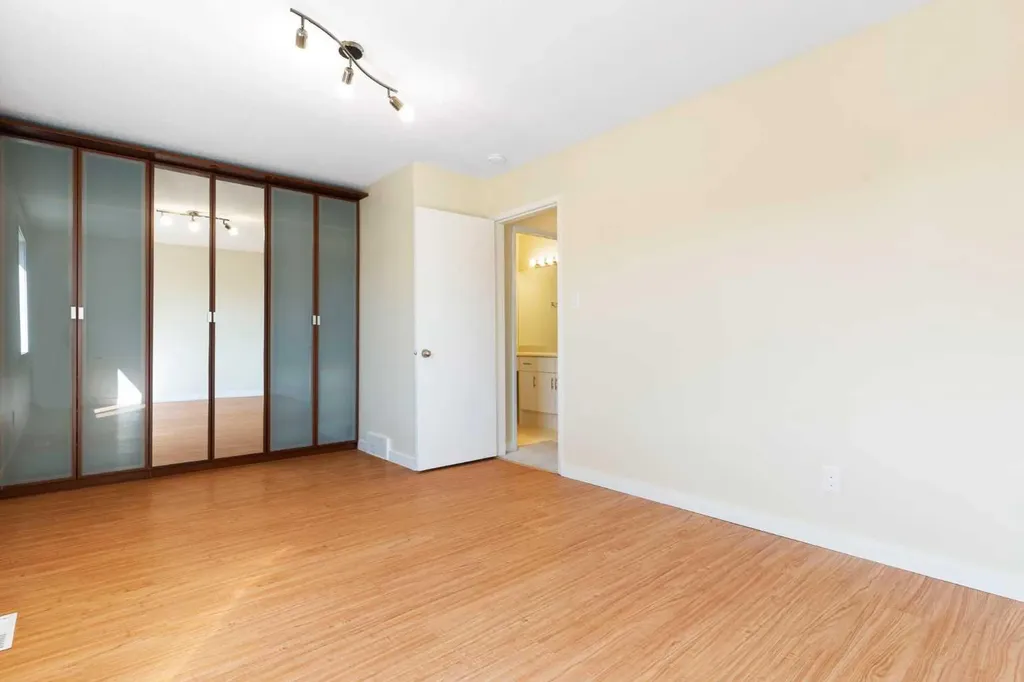 80 Galbraith Drive SW Calgary AB T3E 4Z6